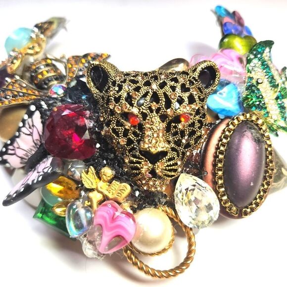 Wendy Gell Collar Necklace Jungle Theme Leopard,Fish, Bumblebee  Swarovski. - Picture 2 of 4